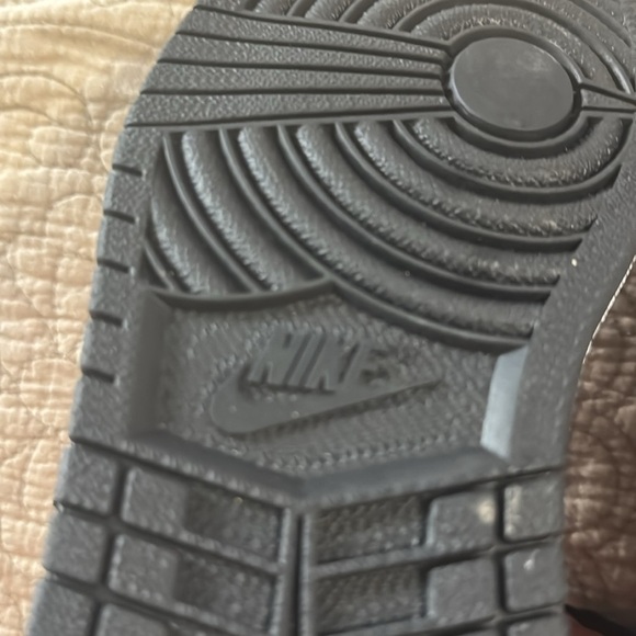 Air Jordan Nike 1 Retro High OG Smoke Gray Sneakers - Picture 8 of 11